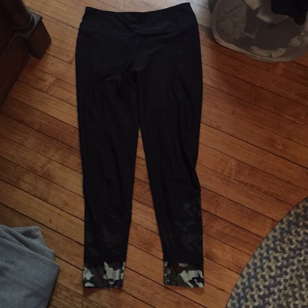 Black/camo leggings